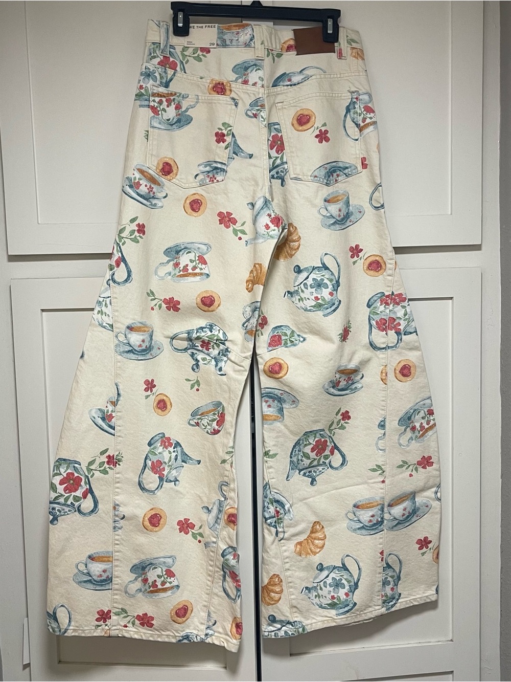 Wide-Leg Tea Party Print Jeans — Cream - Picture 10 of 13